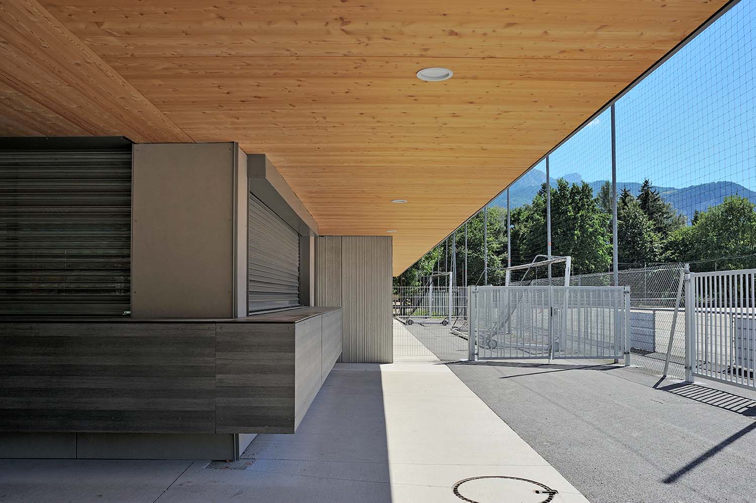 aria architecure VESTIAIRES DE FOOT THYEZ