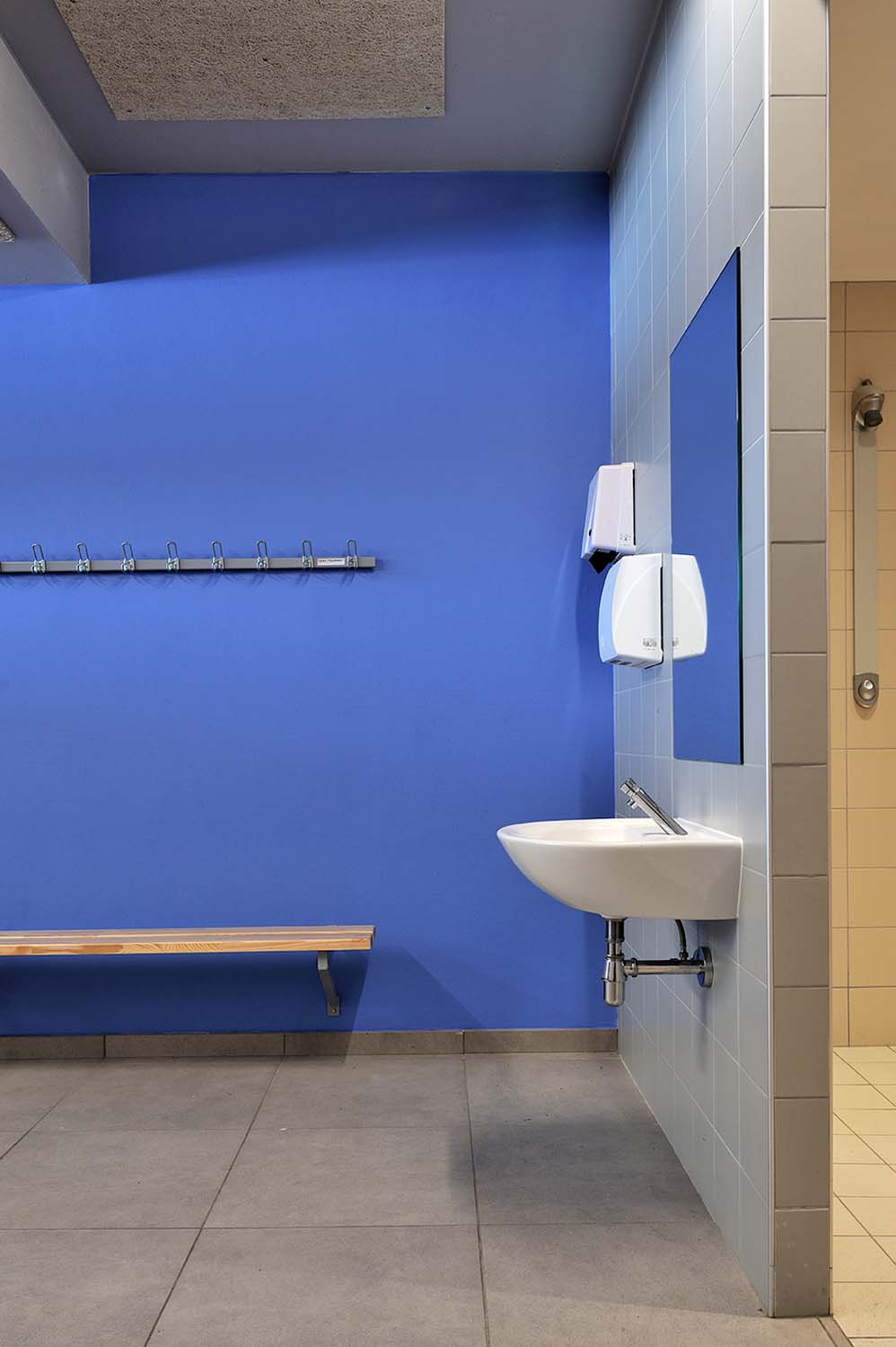 aria architecure VESTIAIRES DE FOOT THYEZ