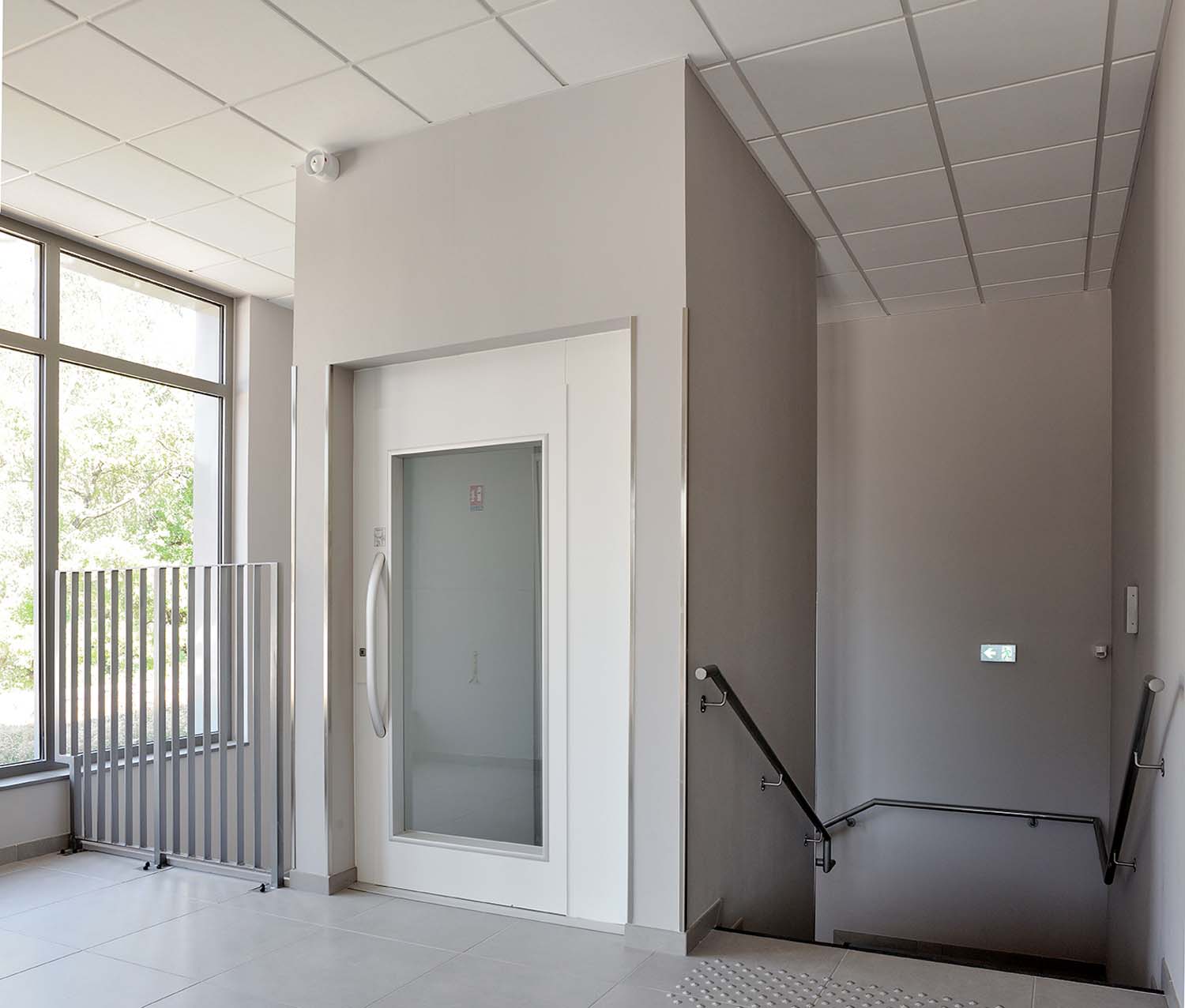 aria architecure VESTIAIRES DE FOOT THYEZ